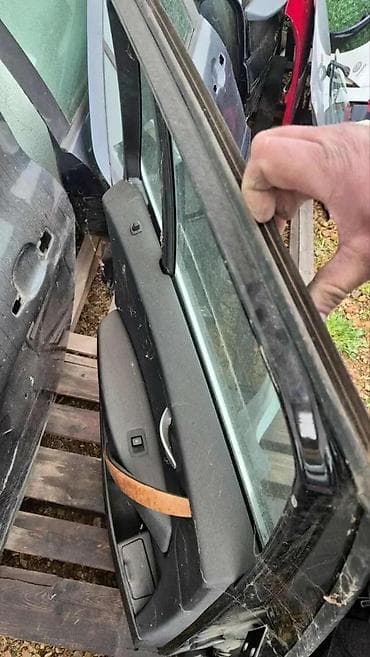 ZADNJA LEVA VRATA BMW X3 | Zadnja leva vrata x 3 na lalafo.rs ZADNJA LEVA VRATA BMW X3 | Zadnja leva vrata x 3