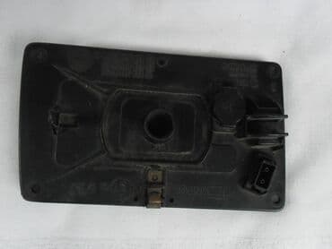 auto otpad reno uzice: Staklo desnog retrovizora Mercedes E klasa (W124) — 2
