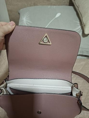 ecco zenske patike: GUESS ženska torba preko ramena - Model: preklopna crossbody torba sa — 4