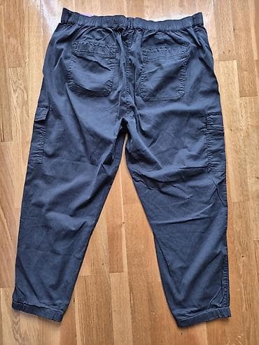 Ženske cargo pantalone – tamnoplave 52 - Kroj: opušten kroj sa