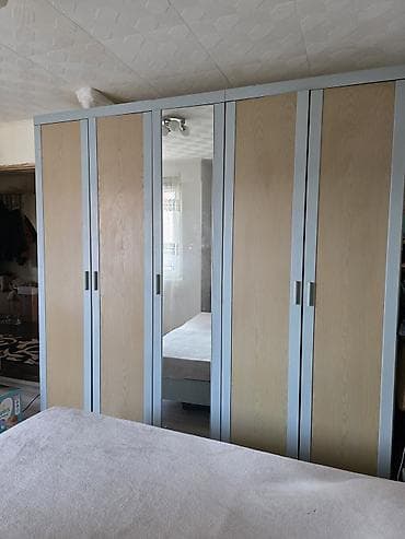 Ostali nameštaj: Na prodaju kompletna spavaca soba. Tragovi koriscenja su minimalni — 2