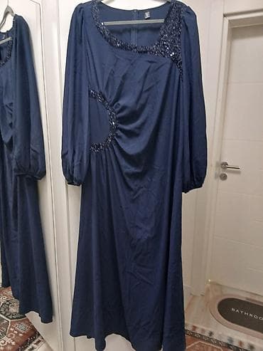 moderna odeća: Elegantna tamnoplava haljina sa šljokičastim detaljima - Duga — 1