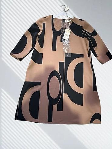 Sweatpants: Haljina veća serija 42-48. Haljina sa grafičkim printom - Kroj: ravna — 1