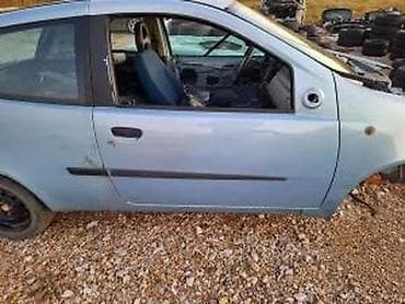 auto plac sirena: FIAT PUNTO VRATA PLAVA BOJA | Punto 3v vrata u plavoj boji. Cena se — 2