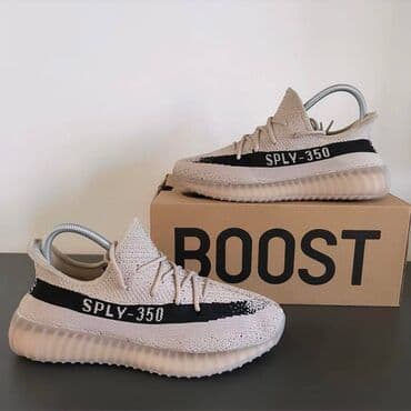 mercurial patike: Adidas Yeezy Boost 350 patike A klasa

Novo.
Brojevi 36 do 46 — 5