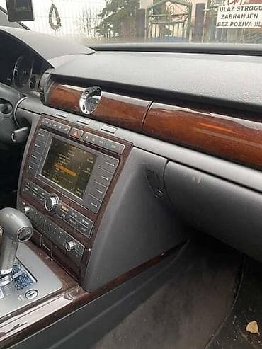 polovna vojna vozila vranje: PHAETON TAPACIRI VRATA ZA VOLKSWAGEN PHAETON | Polovni Delovi za — 5