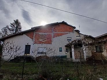 Houses for rent: Za sve informacije nazvati.Porodična kuća sa dvorištem - Tip — 3