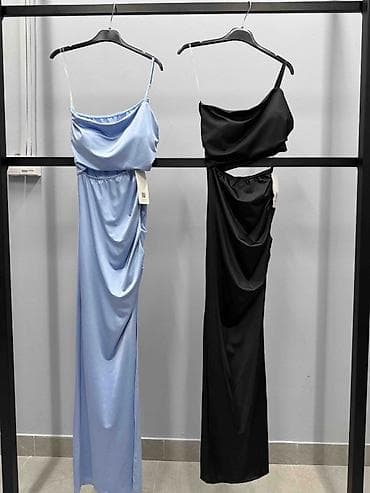 kompleti od skube: Elegantan ženski dvodelni set koji uključuje crop top sa jednim — 3