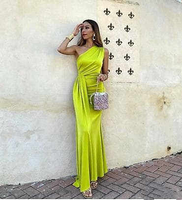 Haljine: Elegantna duga haljina na jedno rame
2000
Din
S M L — 2