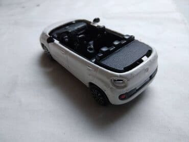 petar pan igracka: Burago Fiat 500 L China,nedostaje krov,volan,svetla i zmigavci — 3