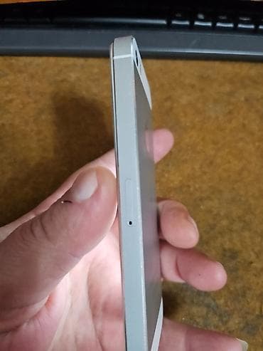 Car Electronics: Apple iPhone 5S sivi/srebrni sa 16 gb memorije baterija dobra sim — 6