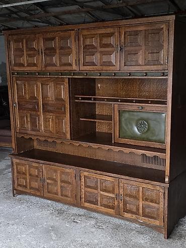 Masivna drvena vitrina/sekretar u klasičnom stilu - Materijal: puno