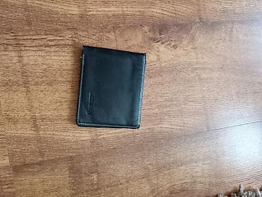 Muški kožni novčanik – crni, preklopni - Materijal: glatka koža u