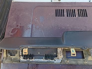 Kancelarijski nameštaj: Instrument tabla Lada 2107 Riva, Lada 2104 Karavan br.2. Polovno — 8