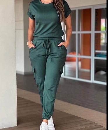 Dva‑dela ženski komplet – majica i jogger pantalone - Kroj: udoban
