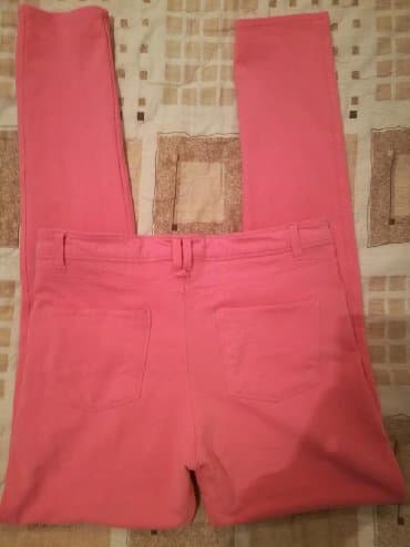 Terranova pantalone rastegljive,vel:L,kao nove,pamuk I likra 5%