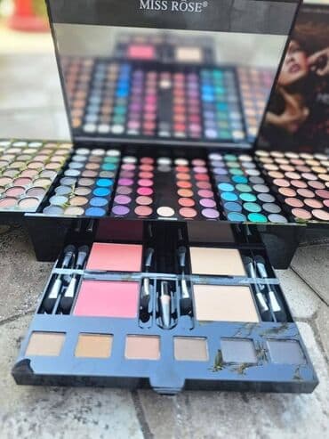 Suplementi: Set šminke Cena 3599 din Sve-u-jednom kozmetički komplet za — 5