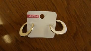 Broševi: Nove mindjuse, bizuterija iz USA. Sa dva lica, zlatna i bela boja — 2