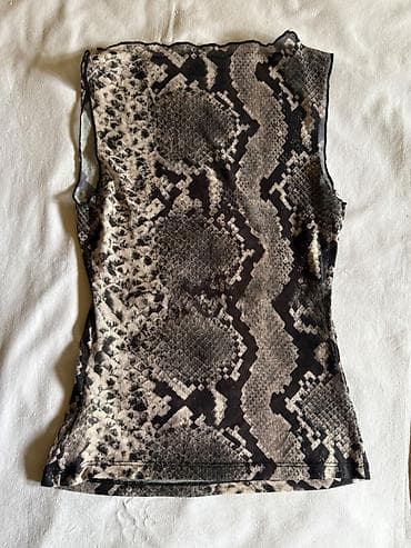 nju jorker: MISSGUIDED bluza, zmijski print, tanka letnja, XS velićine. Na poklon — 3