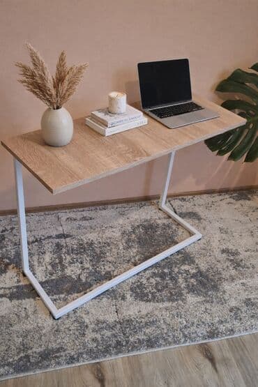 soba za devojcice: Moderan radni sto sa metalnim ramom - Sto sa pravougaonom pločom od — 1