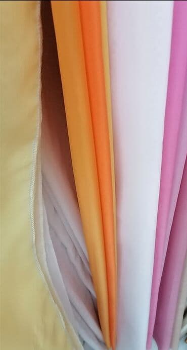 Figure: Narandzaste Dve zavese dužine 250x85cm. Dve zavese 250x60 Svaka po 290 — 1