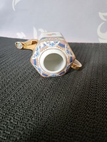 posuda za puter: Bokalcic vintaz,porcelanski za ukras ili mleko. Bokalcic je — 9