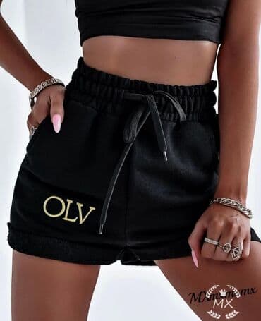 bermude 300: Šorts: 1600 dinara
2kom=2100 dinara — 2