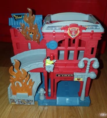 deciji prsluci za devojcice: Mattel matchbox hounted castle adventure set. zamak - dvorac .Da — 1