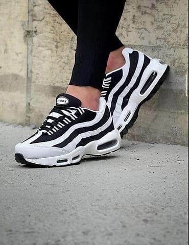 Patike Nike Air Max 95 – crno‑bele - Model inspirisan talasastim