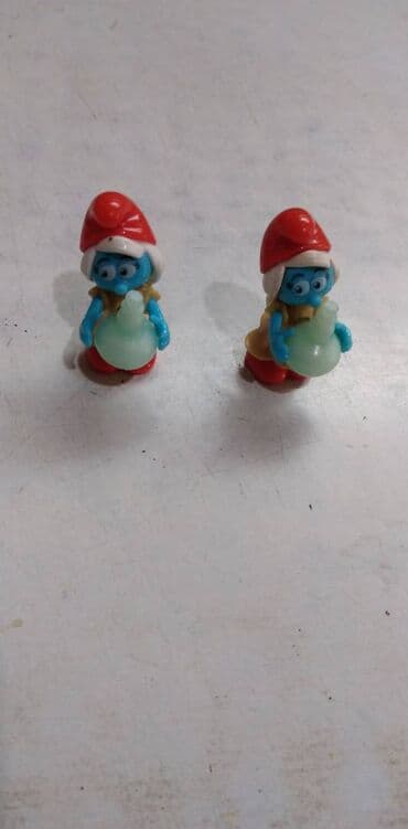 šatori za devojčice: Peyo figurice Strumpfeta 2016 god.,4 cm.plastika,cena za kom — 1