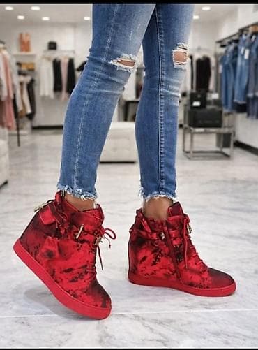 Crvene ženske patike sa skrivenom platformom/štiklom i visokim