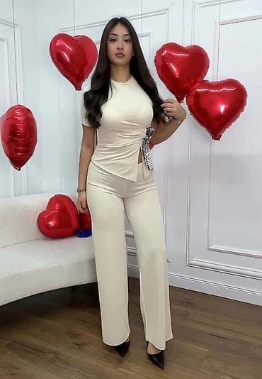 ❤️Damski komplet (majica + pantalone)
✅3000 din