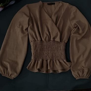 boss kosulja: Elegantna ženska bluza DKS Life - Boja: toplа bež/karamel - V-izrez — 1