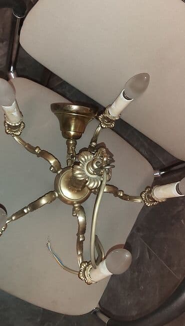 krevet sa ormarom ispod: Chandelier, Used — 3