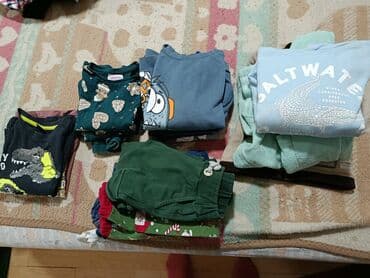 paket garderobe za devojcice: Paket: Pantalone, Džemperi, Za dečake, uzrast: 3-4 godine — 1