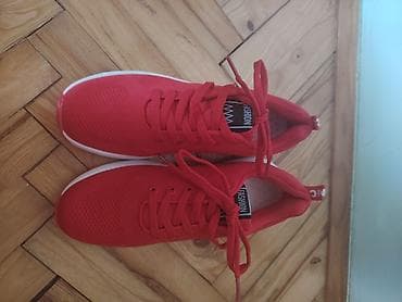Crvene sportske patike sa vazdušnim jastukom u đonu Ug 24 cm - Model