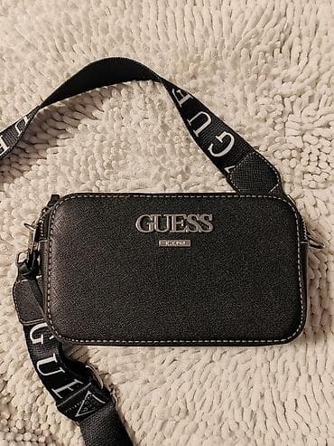 GUESS ženska crossbody torbica - Model: pravougaona mini torbica sa