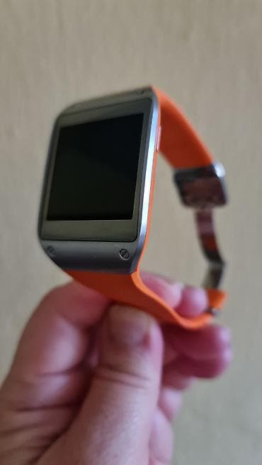prodaja ručnih satova: Samsung Galaxy Gear (model SM-V700) – narandžasti pametni sat - Ekran — 5