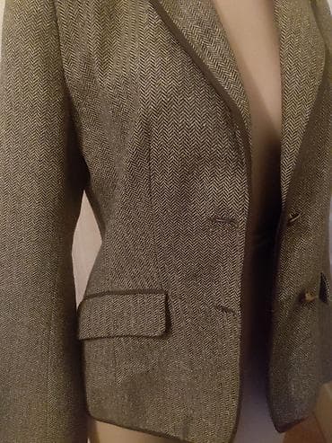 prada prsluk cena: Ženstveni sako veličine M u kombinaciji boja čokolade i bez, sa — 3