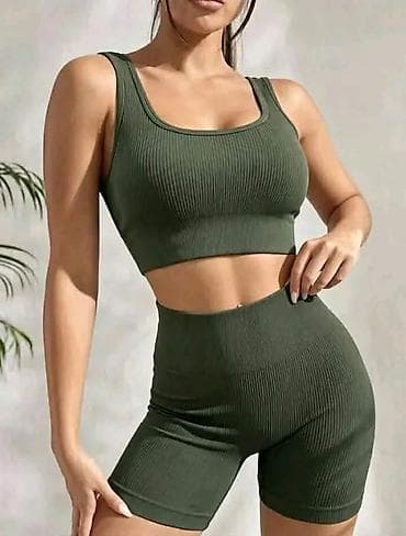 tifani kombinezoni: Ženski dvodelni komplet crop top majica i biciklističke šorc. - Kroj — 3