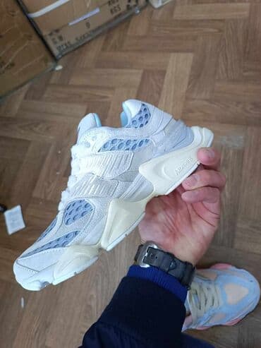 patike sa greskom: New Balance, 38 — 6