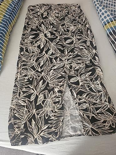 Suknje: ZARA suknja sa tropskim printom - Model: midi dužina, prednji preklop — 1