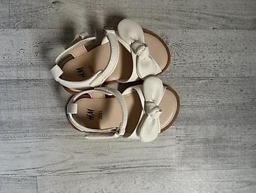 carter's novi sad: Dečije sandale – 2 para - Model 1: Bele sandalice sa mašnom — 1