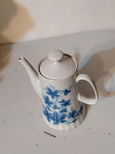Stare vaze i dekor: Vintaž porcelanski čajnik Epiag Bohemia Carlsbad – Plava vinova loza — 3