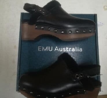 novi model tech fleece: Clogs, EMU, 37 — 2