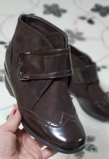 carrera cipele: Broj 36,37

1550 din — 2