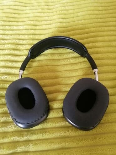 bezicni mikrofon: Bluetooth:5.1 Vreme punjenja 2 sata Vreme slusanja 20 sati Slušalice — 2