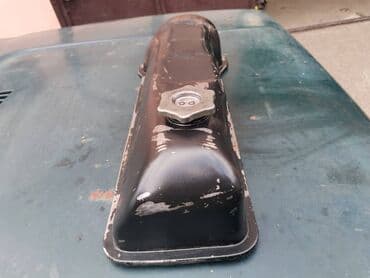 poklopac glave motora: Dekla, poklopac motora Lada 21213,21214 Niva. Polovno, ocuvano — 2