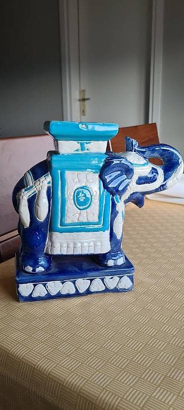 Keramika - Indijski slon, visina 26 cm, širina do surle 26 cm