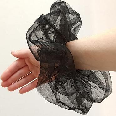 Gumica za kosu skranči siroka. Til kristal. Crna,tamno